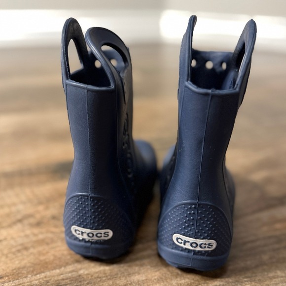 Crocs Kids' Handle It Rain Boot, Navy, 6 - Picture 3 of 11